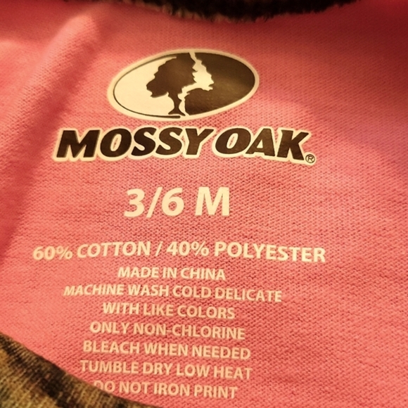 Mossy Oak "Take Me huntin' " pink onesie/bodysuit - Picture 2 of 3